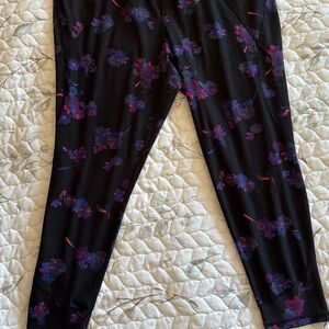 Livi Active Floral Leggings